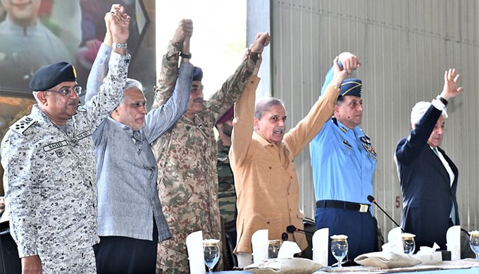 (Left to right) Chief of the Naval Staff Admiral Naveed Ashraf, Deputy Prime Minister and Foreign Minister Ishaq Dar, Chief of Army Staff (COAS) General Syed Asim Munir, PM Shehbaz Sharif, Chief of the Air Staff Air Chief Marshal Zaheer Ahmed Baber Sidhu, Defence Minister Khawaja Asif at PAFs operational base at Kamra. — ISPR