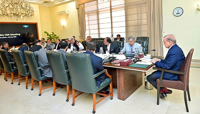 PM Shehbaz Sharif chairs a review meeting regarding FBR reforms in Islamabad on May 20, 2025. — PID