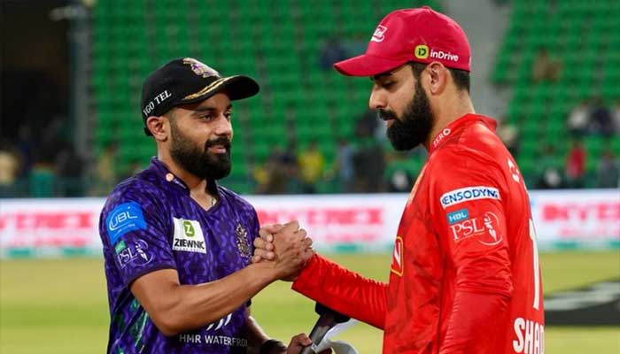 Quetta Gladiators skipper Saud Shakeel (left) and Islamabad United captain Shadab Khan during the toss for the PSL 10 Qualifier at Lahores Gaddafi Stadium on May 21, 2025. — Facebook/thePSL