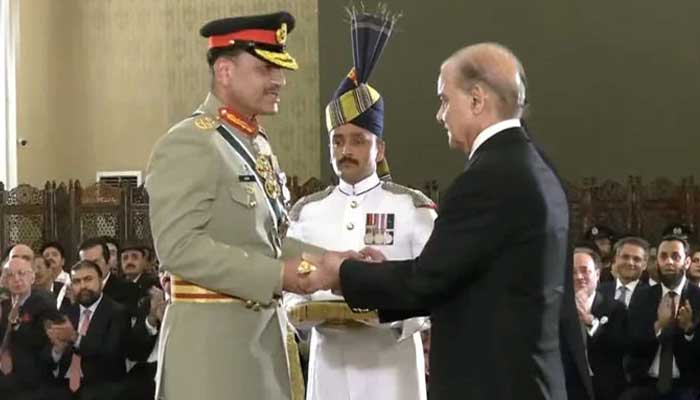 President Asif Ali Zardari confers baton of field marshal upon Chief of Army Staff Asim Munir on May 22, 2025. — Screengrab via Geo News