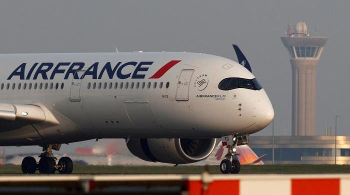 Foreign airlines return to Pakistani airspace, except Air France