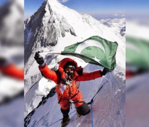 Mountaineer Naila Kiani conquers Kanchenjunga, nears historic 14-peak goal