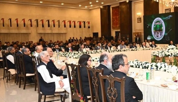 Political leadership attends the dinner hosted by Field Marshal Asim Munir. — ISPR