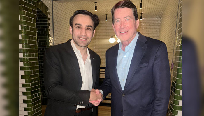 Pakistan Crypto Council (PCC) Chief Executive Officer (CEO) Bilal Bin Saqib shakes hand with US Senator Bill Hagerty in New York. — Instagram/ cryptocouncilpk