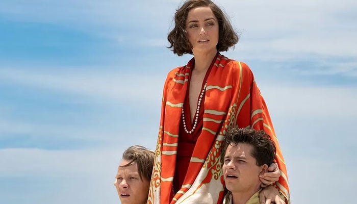 Ana de Armas reveals who invaded her movie set