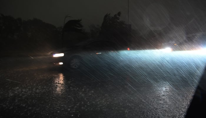 A view of rainfall in the Federal Capital, bringing a refreshing change to the weather and creating a pleasant atmosphere, IslamabadAPP, May 24, 2025. — APP