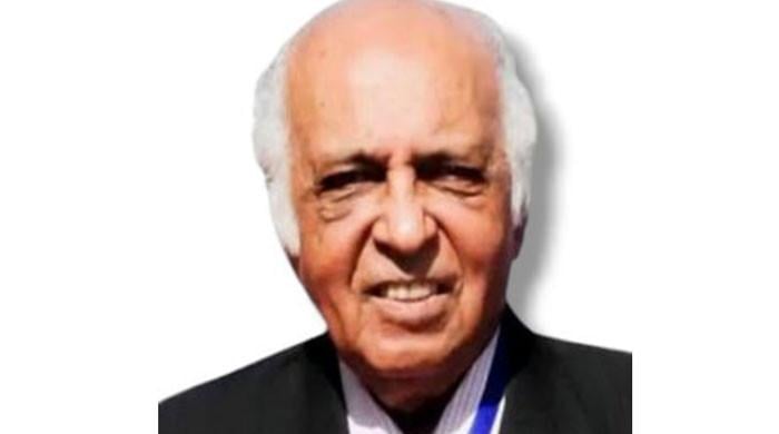 Former Sindh governor Kamal Azfar passes away at 95