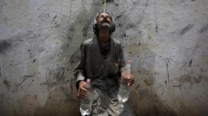 Mercury to soar past 40°C as heatwave grips Karachi
