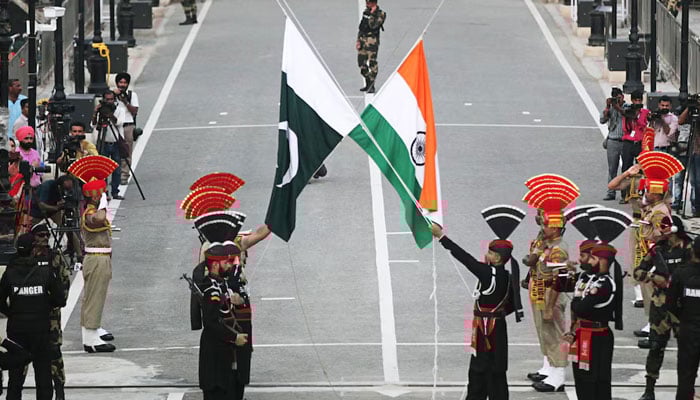 Soldiers from Pakistan and India at the border can be seen in this undated image. — Reuters