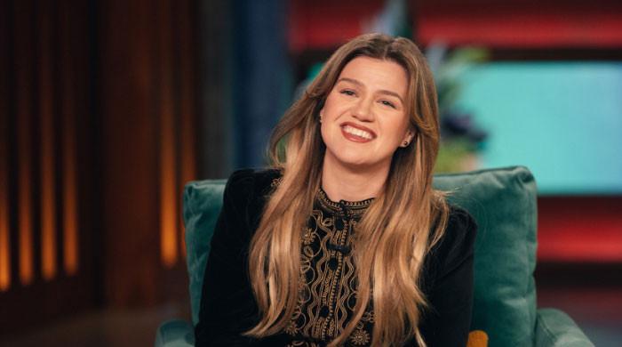 Kelly Clarkson on her daytime show