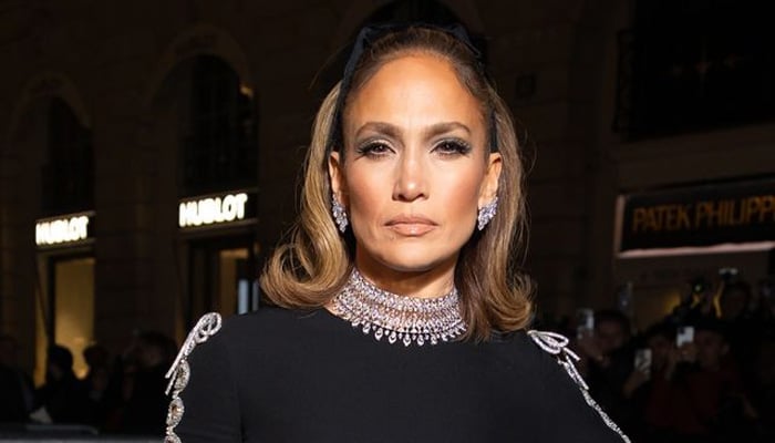 Jennifer Lopez opens up about dating life after controversial performance