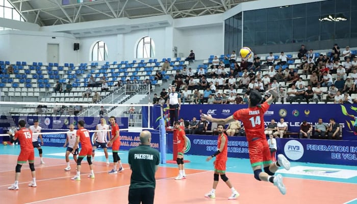 Pakistan’s national volleyball team in action against Kazakhstan during Central Asian Volleyball Association Nations League in  Fergana, Uzbekistan. — Reporter