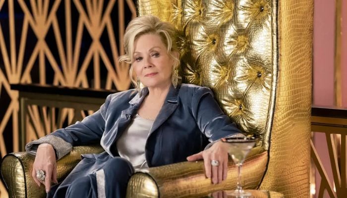 Jean Smart remembers a clothing disaster
