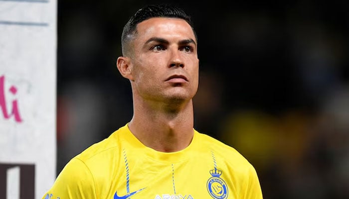 Cristiano Ronaldo looks at the Saddam of the Saudi Professional League against Nasser against Etivac in the Awala Park in Raydeh, December 22, 2023.