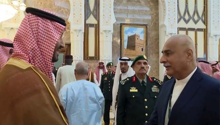 National Assembly Speaker Ayaz Sadiq meets Saudi Crown Prince Mohammed bin Salman who hosted a luncheon for Muslim leaders visitng Saudi Arabia for Hajj. — X/@NAofPakistan