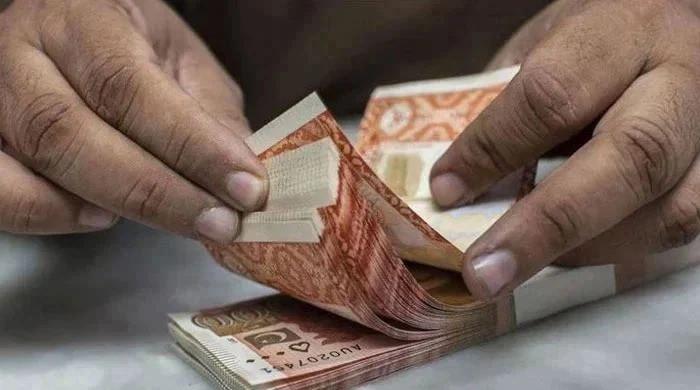 Alarm bells ring as public debt climbs to Rs76tr Alarm bells ring as public debt climbs to Rs76tr