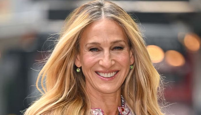 Sarah Jessica Parker doesn’t take selfies with fans, offers THIS instead