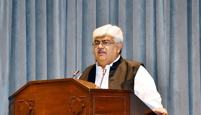 Federal Board of Revenue (FBR) Chairman Rashid Mahmood Langrial addresses an event. —  National Defence University website/File