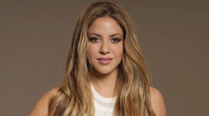 Shakira discusses her early makeup choices