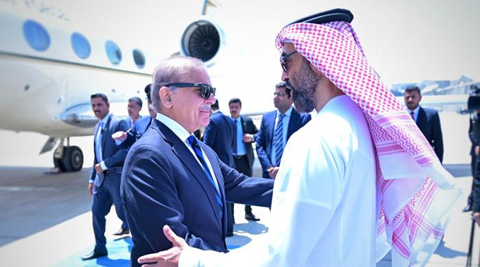 PM Shehbaz reaches UAE on day-long visit PM Shehbaz reaches UAE on day-long visit