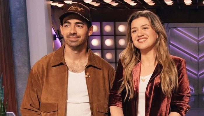 Kelly Clarkson in for heartbreak as she sets eyes on Joe Jonas