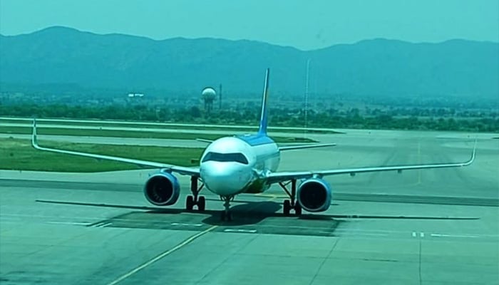 Inaugural direct flight of Uzbekistan Airways from Tashkent lands at Islamabad International Airport. — APP