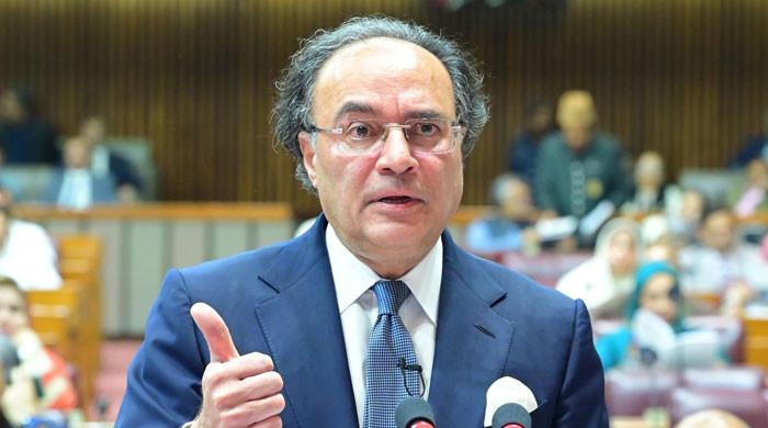 FinMin supports raising retirement age to 62 amid pension funding crisis