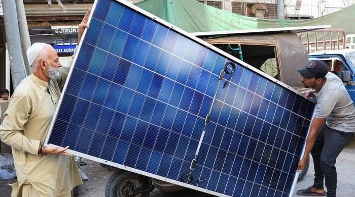 Govt eyes Rs20bn in revenue from 18% GST on imported solar panels