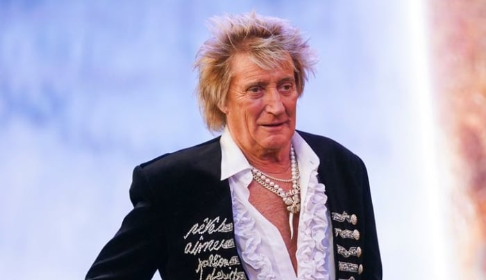 Photo: Sir Rod Stewart dishes new details about Glastonbury Festival
