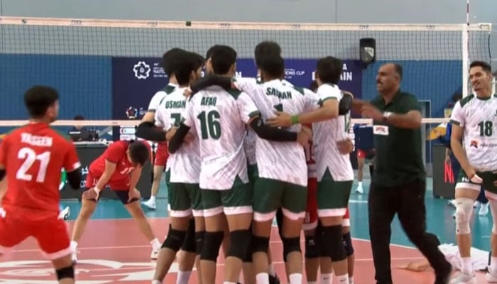 Pakistan mens volleyball team celebrating after beating Chinese Taipei in AVC mens volleyball nation cup — Reporter