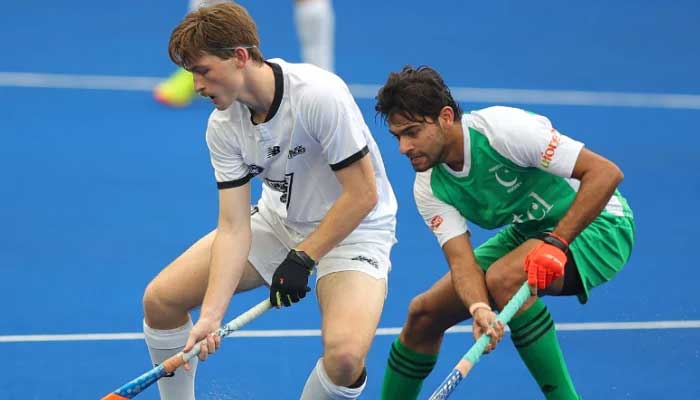 Pakistan face New Zealand as FIH Nations Cup final kicks off 1 Pakistan and New Zealand hockey players tussle for the ball during the FIH Nations Cup in Kuala Lumpur on June 16, 2025. — X/HokitaMY