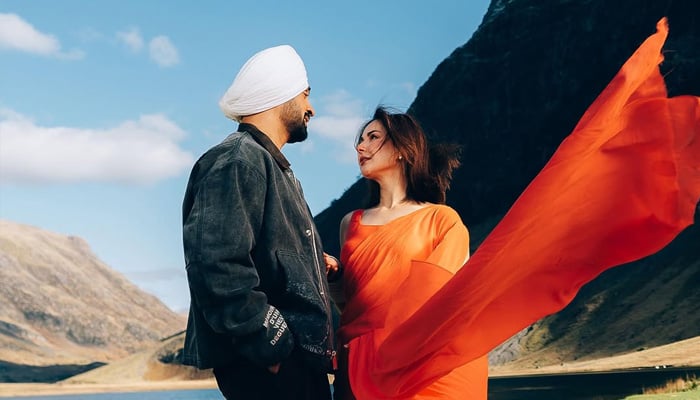 A still taken from the video song featured in Sardaar Ji 3. — Instagram@haniaheheofficial