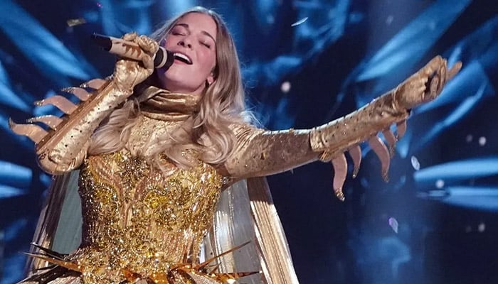 LeAnn Rimes admits panicked after her teeth fall out