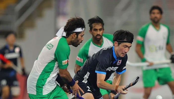 Pakistan not yet invited to participate in Pro League, says FIH 1 Pakistani hockey player covered Japanese player in the ground during FIH Nations Cup in Kuala Lumpur, June 16, 2025. — X/@HokitaMY