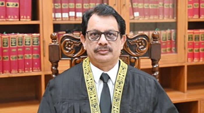 Reserved seats case: SC bench dissolved after Justice Panhwar recuses himself