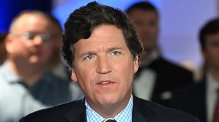 Tucker Carlson sparks health concerns after giving in to bad habit: Source Tucker Carlson sparks health concerns after giving in to bad habit: Source
