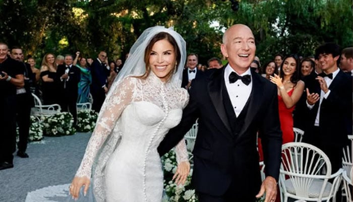 Lauren Sánchezs words when Jeff Bezos insisted to see wedding dress beforehand