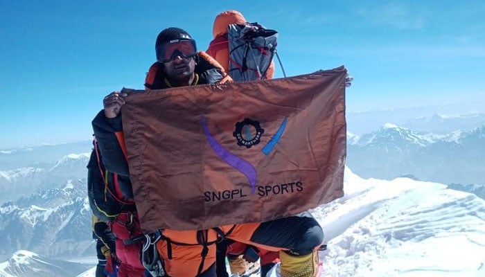 Five Pakistanis conquer Nanga Parbat, two without oxygen