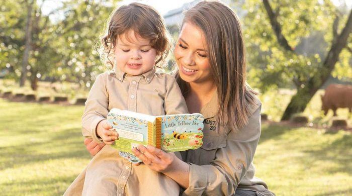 Bindi Irwin and daughter Grace