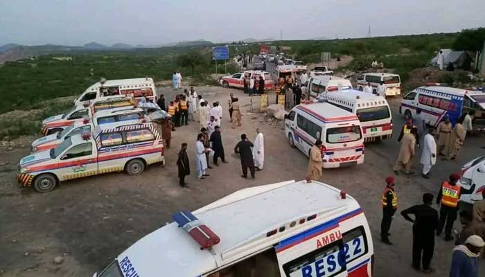 Bodies of nine passengers killed in a tragic incident in Loralai, Balochistan handed over to officials at Balochistan-Punjab border on July 11, 2025. — Reporter