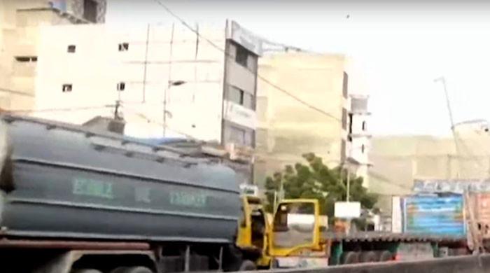 Protest over water, power outages causes gridlock in Karachi's Punjab Colony 