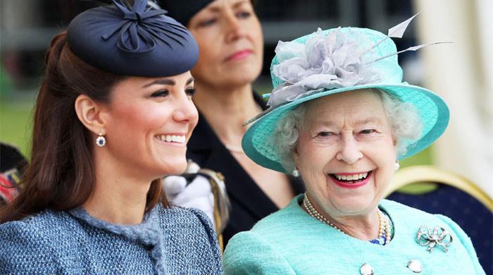 Kate Middleton draws comparisons to Queen Elizabeth, Princess Anne