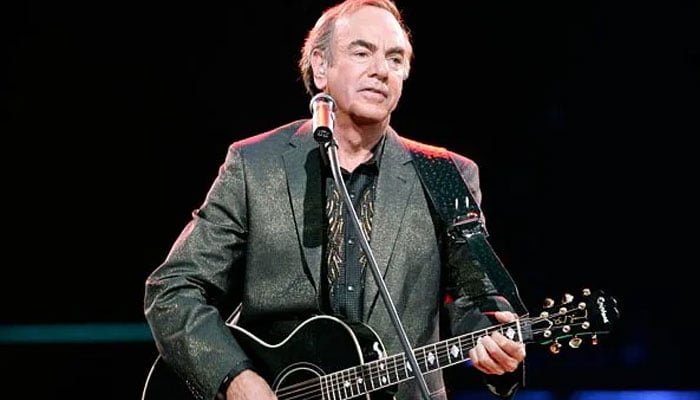 Neil Diamond surprises fans at Los Angeles performance of A Beautiful Noise