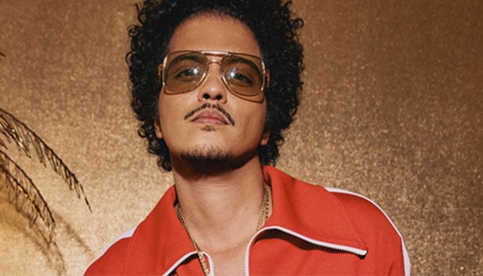 Bruno Mars jokes following surprise BLACKPINK Appearance