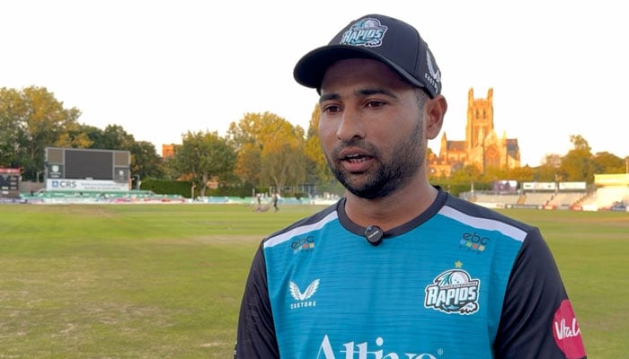 Pakistan’s fast bowler Khurram Shahzad speaking to Geo News at New Road, Worcester. — Reporter