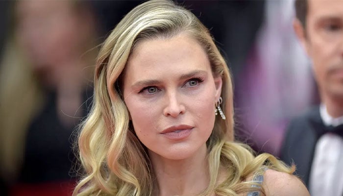 Sara Foster sets record straight on NDA speculations around Jeff Bezos and Lauren Sánchezs wedding