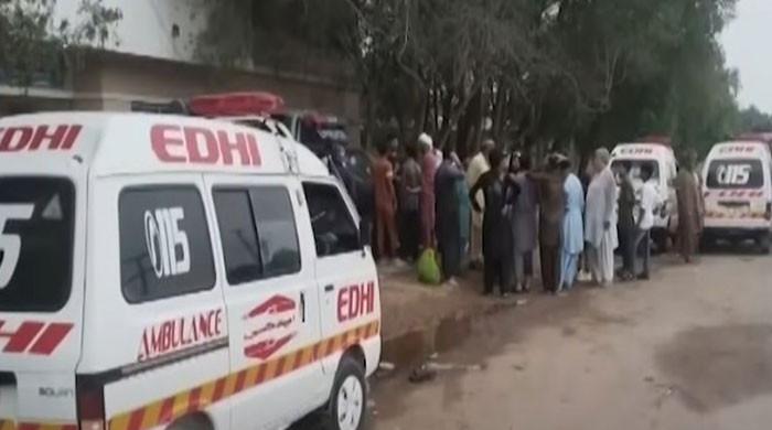 Nine killed, over 40 injured after multiple buses overturn in Thatta, Khairpur