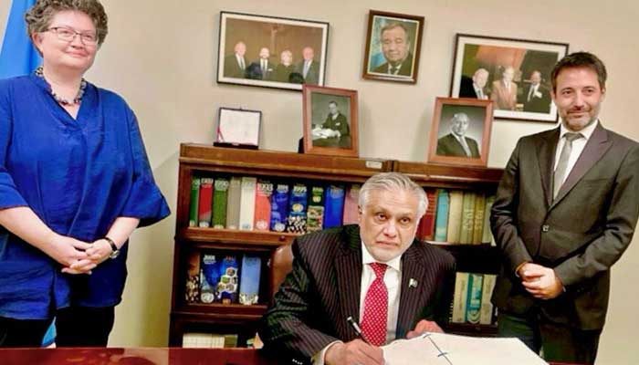 Deputy Prime Minister Ishaq Dar signs BBNJ Agreement at the United Nations Headquarters in New York on July 22, 2025. — X/@ForeignOfficePk