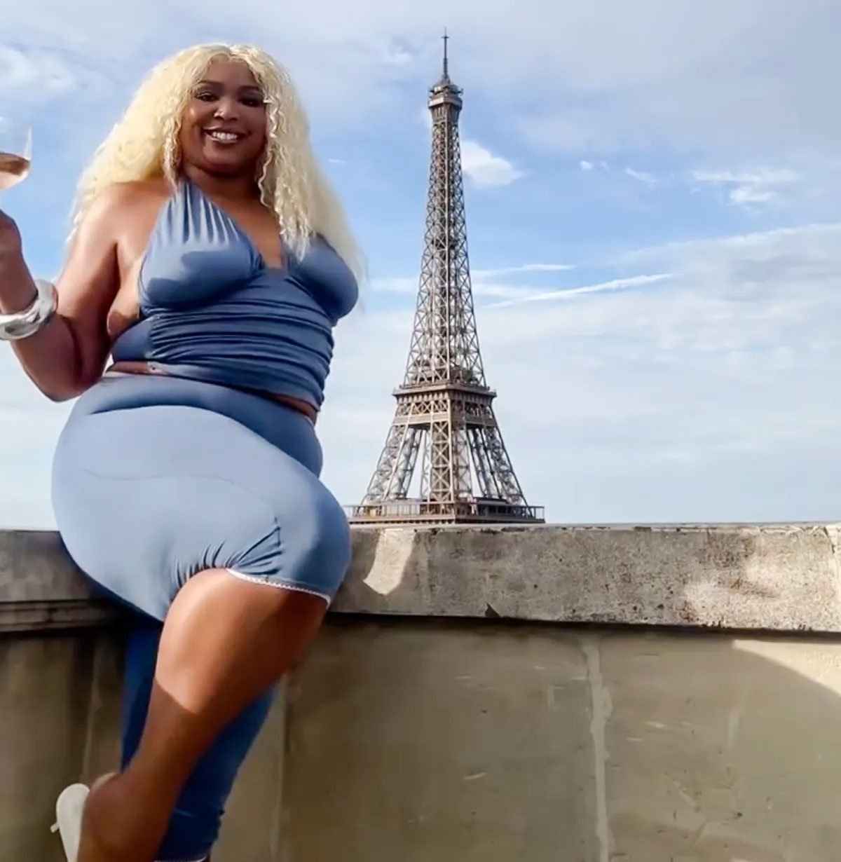 Lizzo embraces back fat in new sultry photos from Paris