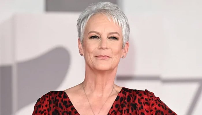 Jamie Lee Curtis shuns plastic surgery despite pressure in Hollywood